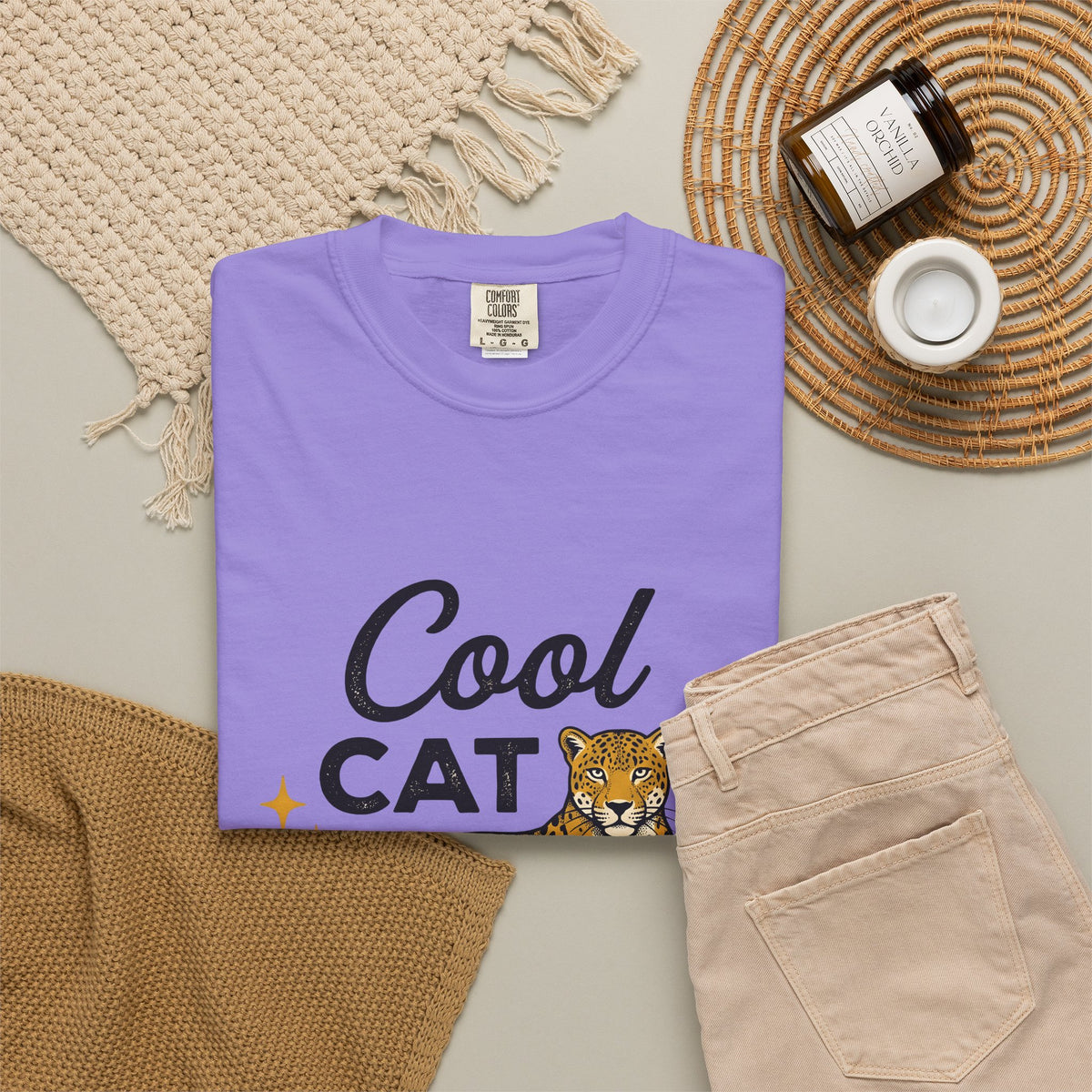 Spotted Cat T-Shirt Cat Fauna Gift Women Antique T-Shirt Tabby Cat T-Shirt Cat Fan Feline T-Shirt Wildlife Graphic Throwback Twinkles T-Shirt