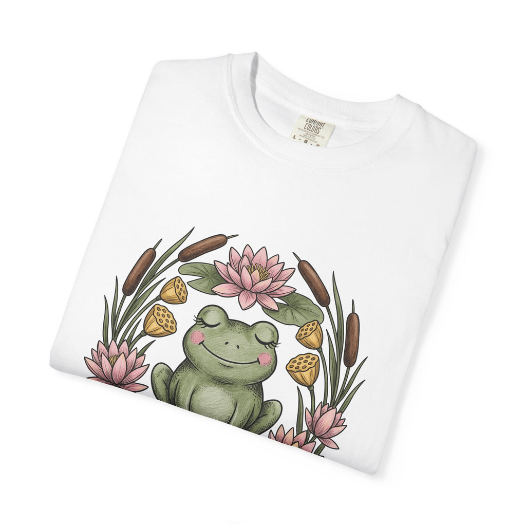 Frog Lotus Blossom T-Shirt Boho Chic Environment Gift Women Line Art T-Shirt Toad T-Shirt Bohemian Fan Minimalist T-Shirt Eco Graphic Distressed