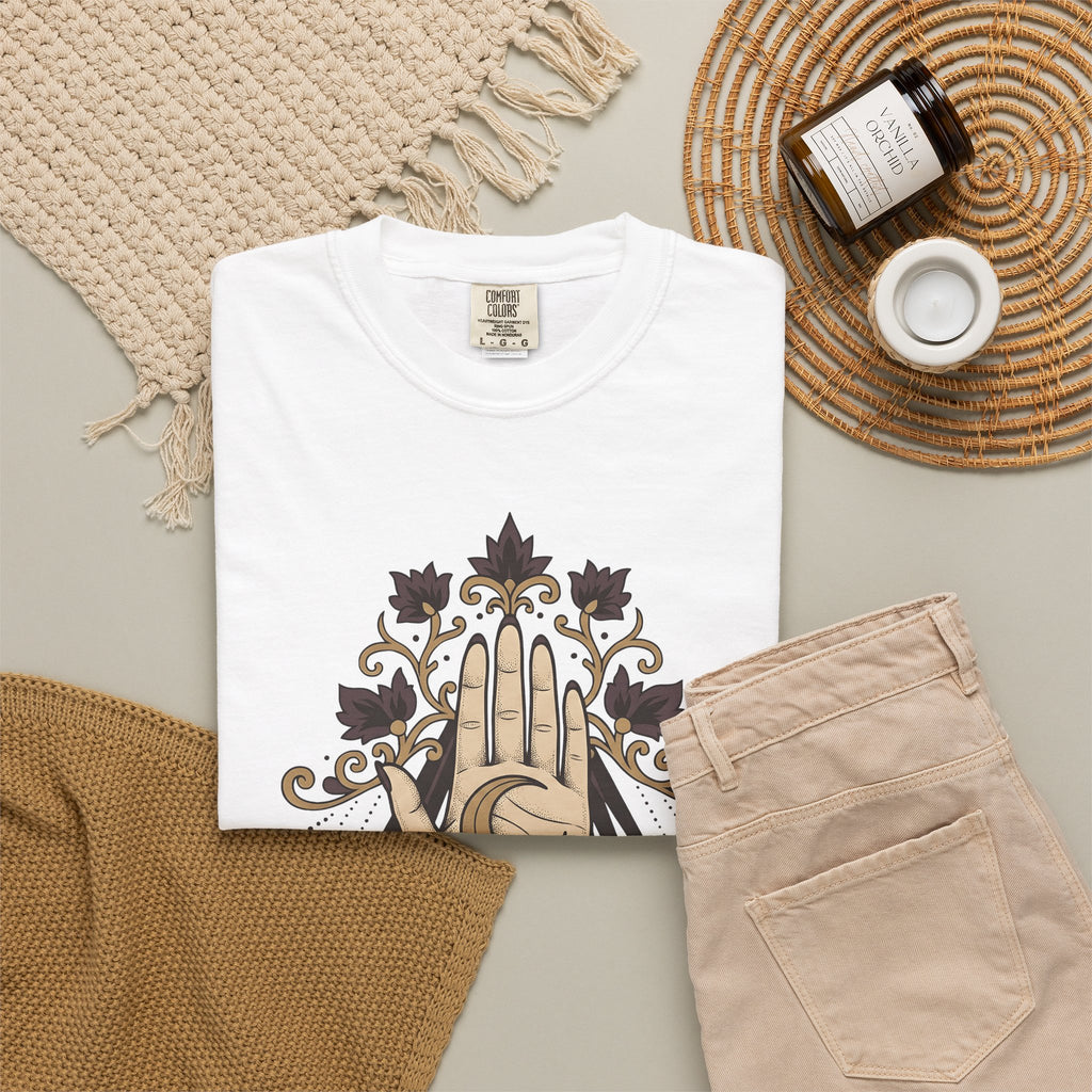 Magical Palm T-Shirt Boho Chic Metaphysical Gift Women Bohemian T-Shirt Palmistry T-Shirt Boho Fan Hippie T-Shirt Spiritual Graphic Retro Half Moon