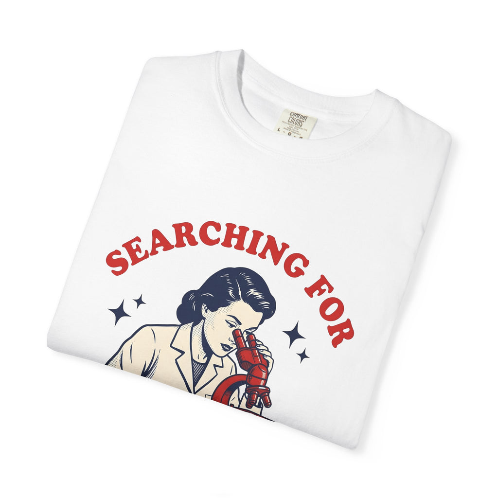 Scientist Magnifier T-Shirt Funny Jokes Gift Women Hand Drawn T-Shirt Lab T-Shirt Humor Fan Illustrated T-Shirt Pun Graphic Cartoon Twinkles T-Shirt