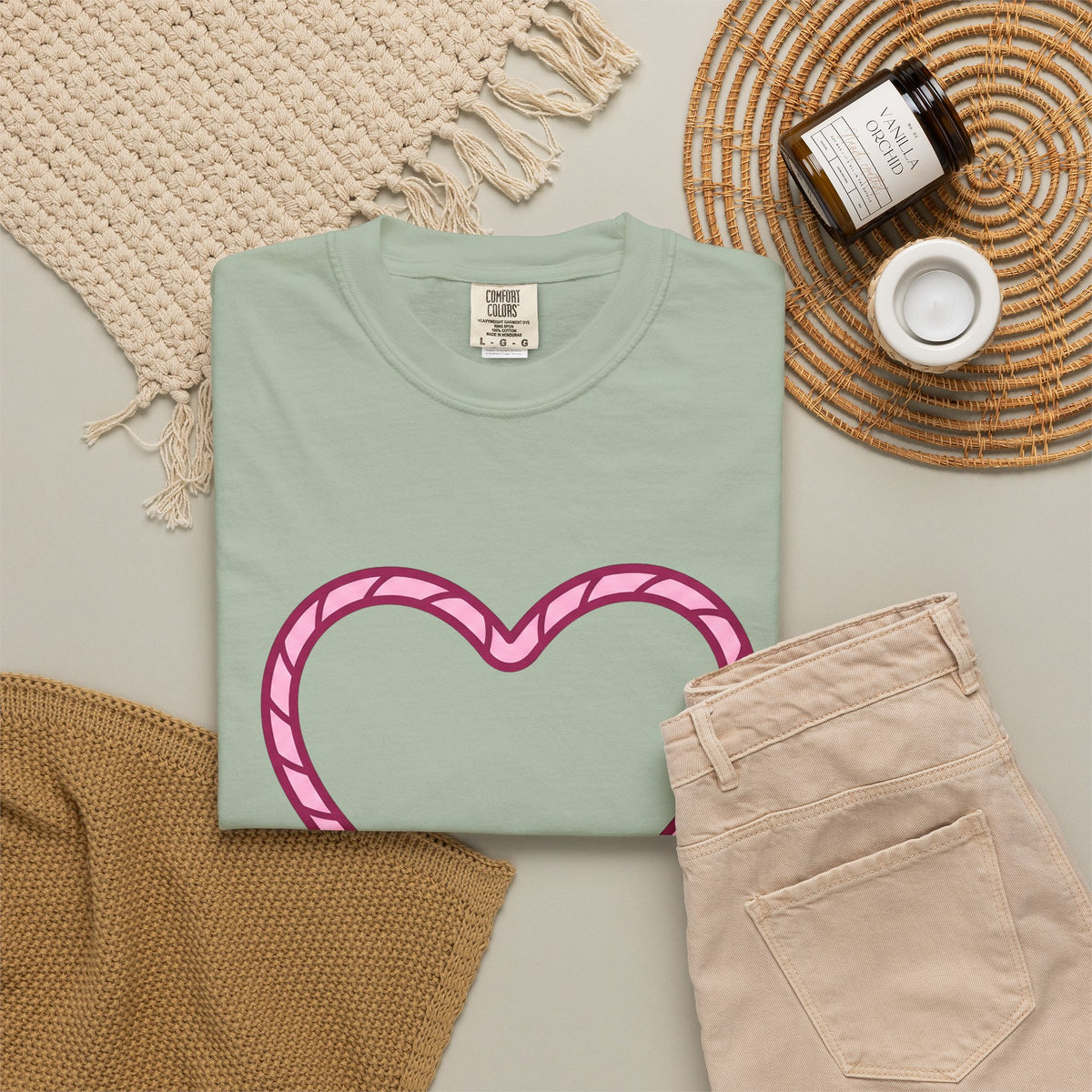 Rope Heart T-Shirt Cowgirl Cowboy Gift Women Contemporary Art T-Shirt Heart Tie T-Shirt Rodeo Fan Modern Art T-Shirt Cowboy Graphic Sleek Knot