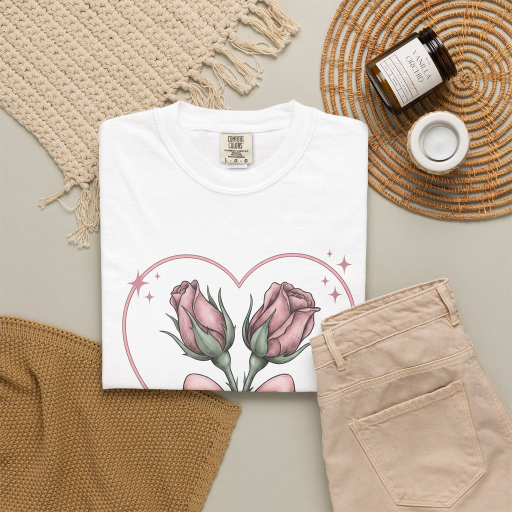 Flower Bouquet T-Shirt Floral Love Gift Women Watercolor T-Shirt Floral Arrangement T-Shirt Flower Fan Watercolour T-Shirt Romance Graphic Retro