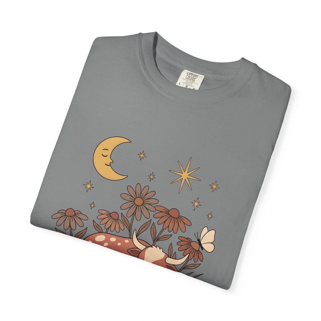 Sleeping Cow T-Shirt Cowgirl Western Gift Women Boho T-Shirt Cow T-Shirt Rancher Fan Hippie T-Shirt Rodeo Graphic Vintage Wildflowers T-Shirt