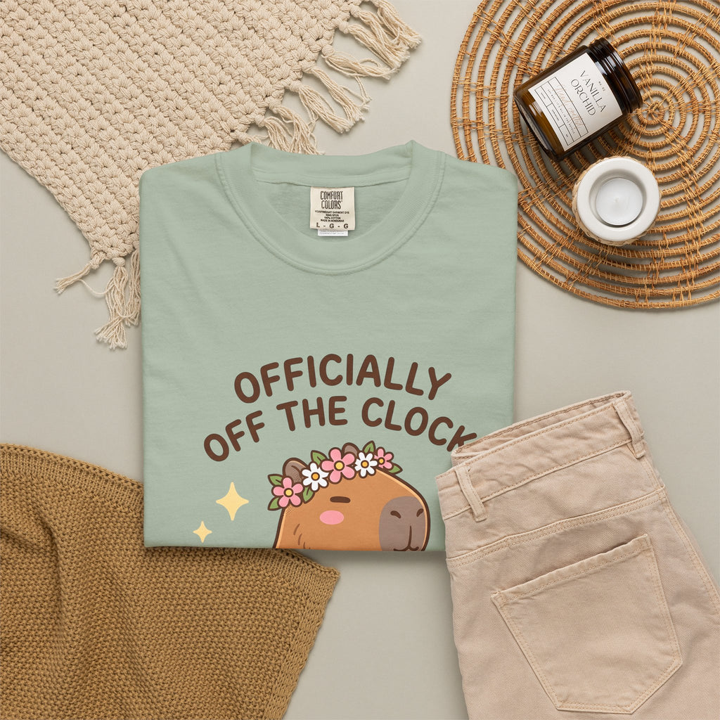Capybara Coffee T-Shirt Nurses Animal Gift Women Cute T-Shirt Coffee T-Shirt Nurse Enthusiast Adorable T-Shirt Wildlife Graphic Cartoon Daisies