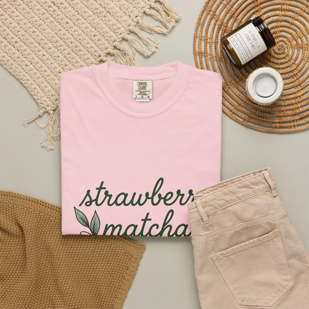 Strawberry Design T-Shirt Coffee/Desserts/Drinks Food Gift Women Floral T-Shirt Berry T-Shirt Dessert Fan Botanical T-Shirt Cuisine Graphic Retro
