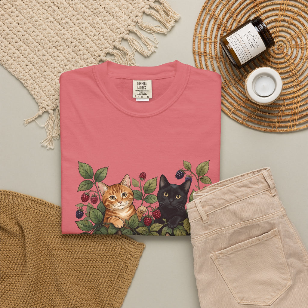 Kittens Berries T-Shirt Cat Garden Gift Women Flower T-Shirt Cats T-Shirt Cat Fan Floral T-Shirt Botanical Graphic Retro Foliage T-Shirt