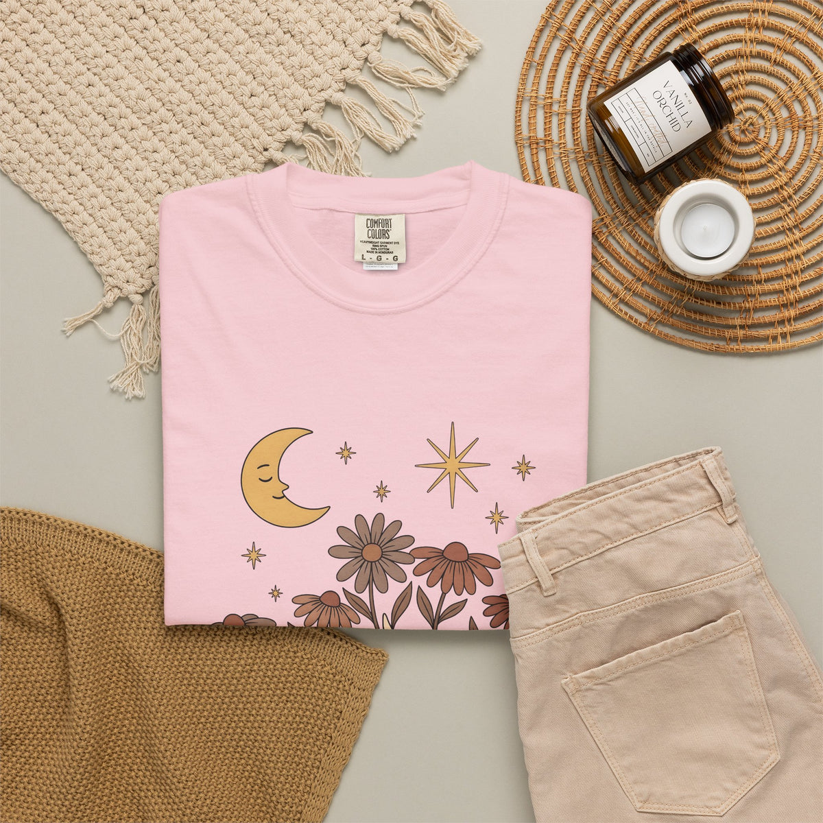 Sleeping Cow T-Shirt Cowgirl Western Gift Women Boho T-Shirt Cow T-Shirt Rancher Fan Hippie T-Shirt Rodeo Graphic Vintage Wildflowers T-Shirt