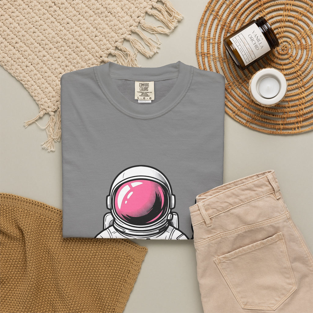 Astronaut Graphic T-Shirt America Space Gift Women Comic T-Shirt Cosmonaut T-Shirt Patriot Fan Galactic Graphic Illustration Cartoon T-Shirt Retro
