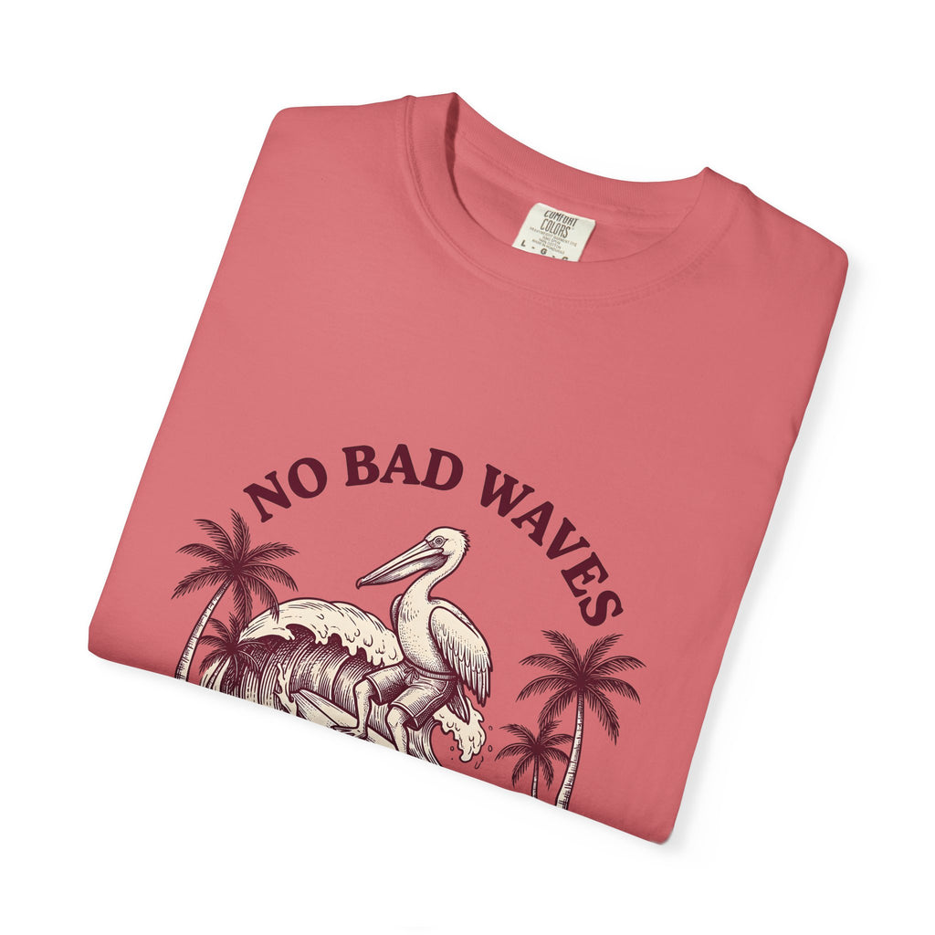 Pelican Surfboard T-Shirt Surfing Ocean Gift Women Retro T-Shirt Surfboard T-Shirt Surfer Fan Vintage T-Shirt Marine Graphic Sketch Coconut Trees