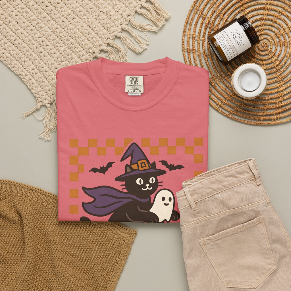 Witch Kitty Design T-Shirt Cat Holiday Gift Women Cute T-Shirt Cat Lady T-Shirt Feline Fan Kawaii T-Shirt Halloween Graphic Vintage Jack-O-Lantern