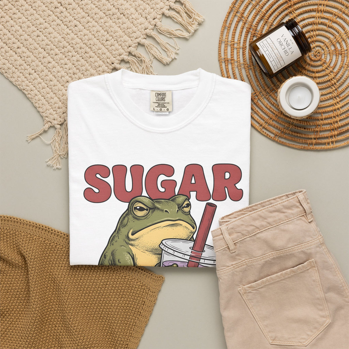 Frog Tea Drink T-Shirt Funny Critter Gift Women Line Art T-Shirt Toad Drink T-Shirt Humor Fan Cartoon Graphic T-Shirt Illustration Tea Cup T-Shirt