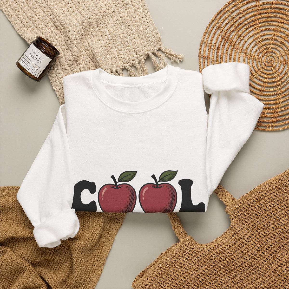 Apple Illustration Sweatshirt Teacher Gratitude Gift Women Retro Sweatshirt Fruit Sweatshirt Educator Enthusiast Vintage Sweatshirt Appreciation Graphic