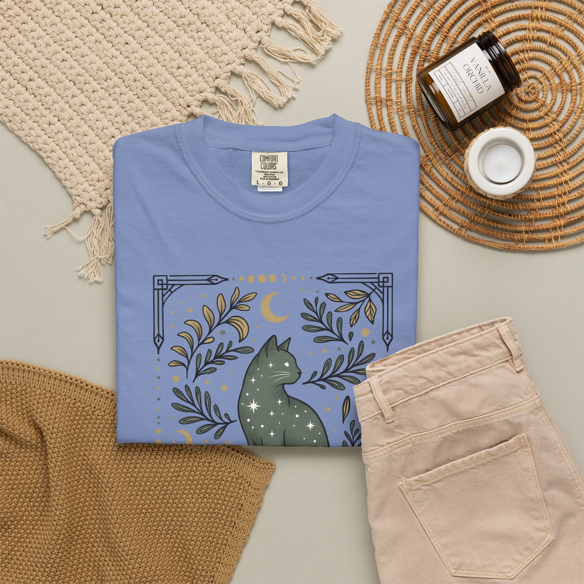 Star Cat T-Shirt Boho Chic Horoscope Gift Women Retro T-Shirt Kitty T-Shirt Bohemian Fan Vintage T-Shirt Zodiac Graphic Hand Drawn Greenery T-Shirt