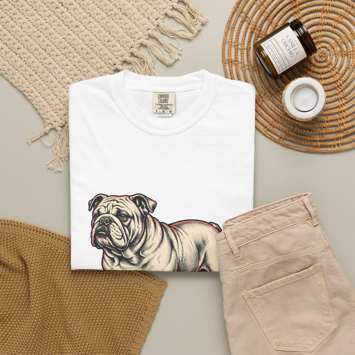 Bulldog Dog T-Shirt Dog Pets Gift Women Vintage T-Shirt Bulldog T-Shirt Dog Fan Bulldog T-Shirt Animal Graphic Hand Drawn Grass T-Shirt