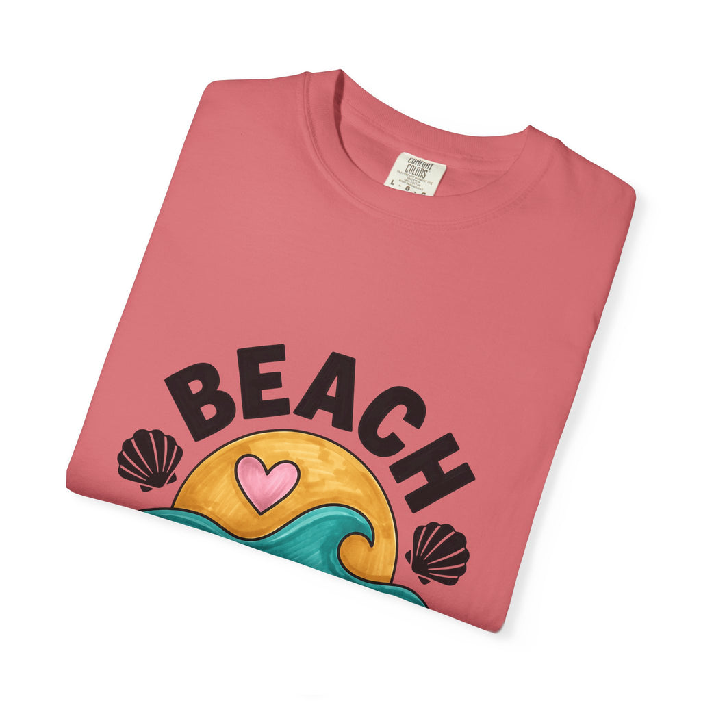 Sun Surf Heart T-Shirt Moms Coast Gift Women Flat Design T-Shirt Summer T-Shirt Mom Fan Minimalist T-Shirt Coastal Graphic Classic Clam T-Shirt