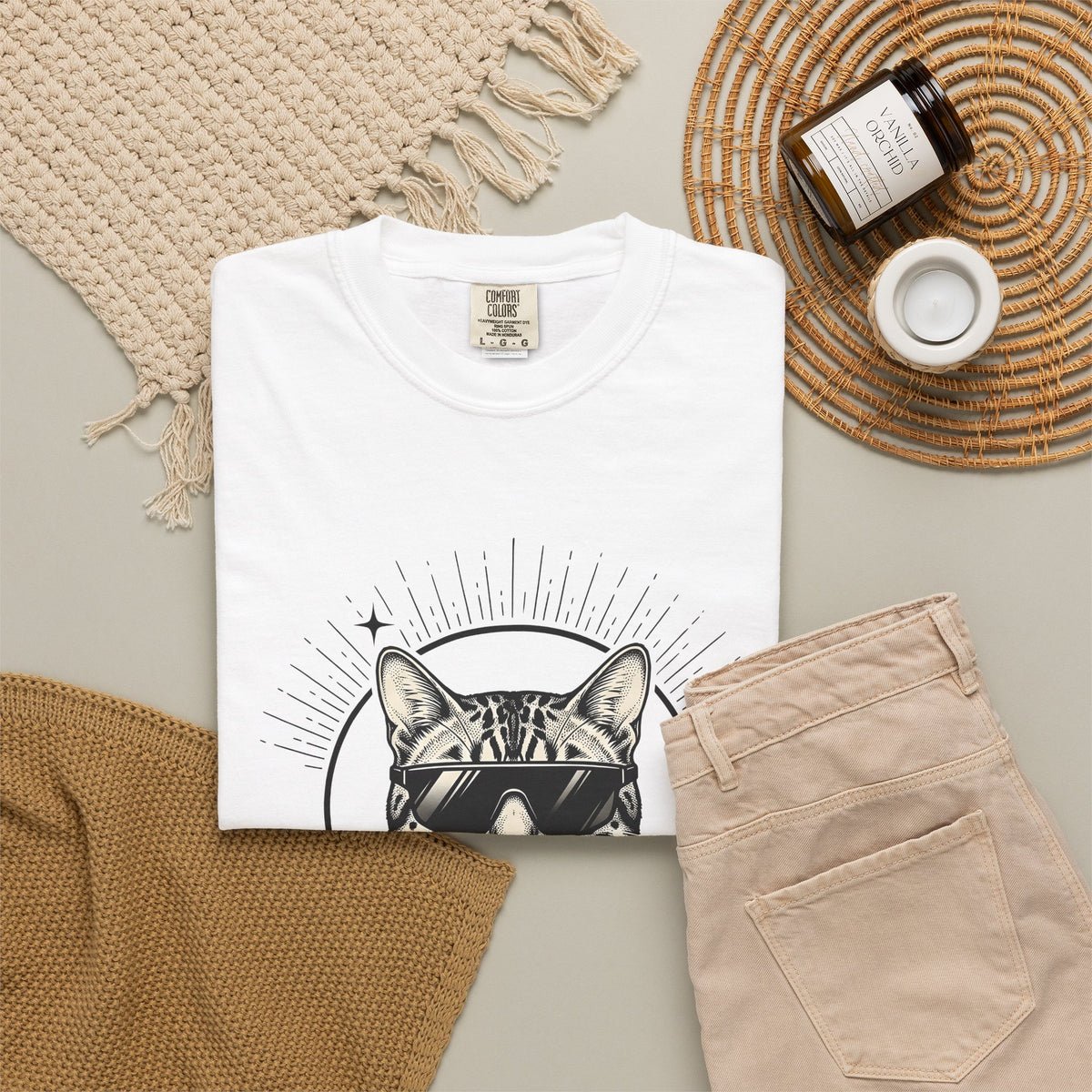 Stylish Cat T-Shirt Cat Joke Gift Women Illustrative T-Shirt Kitty T-Shirt Feline Fan Catty Graphic Old School Cool Glasses T-Shirt