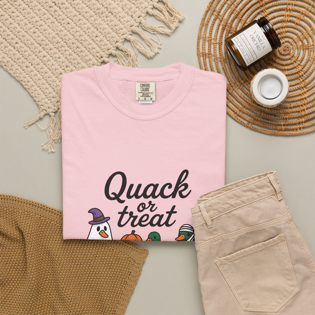 Duck Attire T-Shirt Halloween Pets Gift Women Animated T-Shirt Duckling T-Shirt Spooky Fan Cartoon T-Shirt Animal Graphic Hand Drawn Jack O Lantern