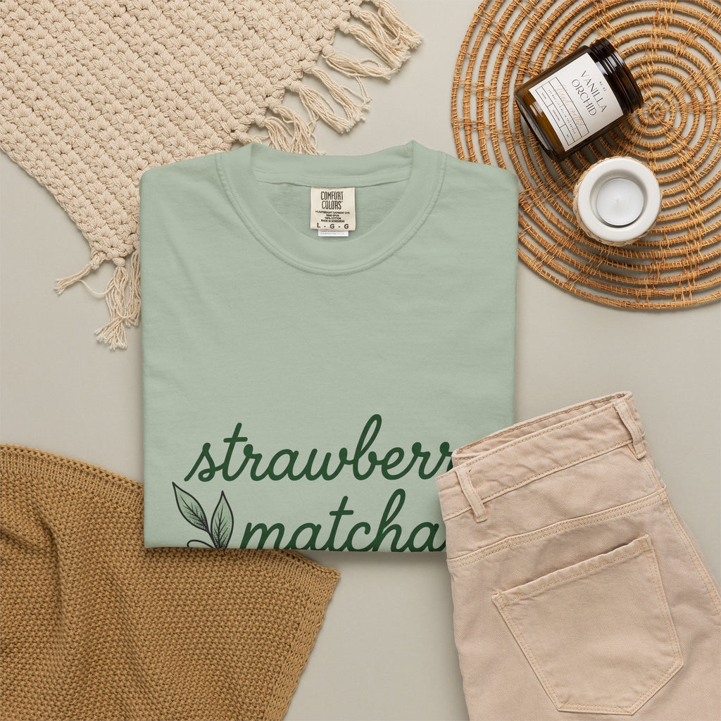 Strawberry Design T-Shirt Coffee/Desserts/Drinks Food Gift Women Floral T-Shirt Berry T-Shirt Dessert Fan Botanical T-Shirt Cuisine Graphic Retro