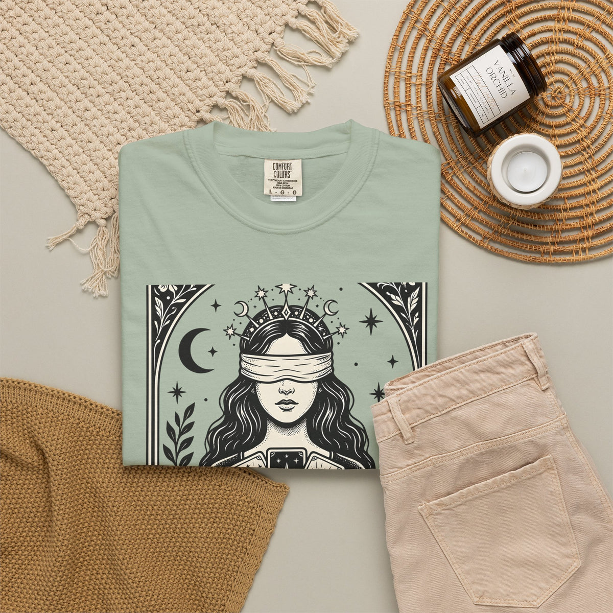 Tarot Card Reader T-Shirt Boho Chic Spiritual Gift Women Mystical T-Shirt Fortune Teller T-Shirt Bohemian Enthusiast Esoteric Graphic Spiritual