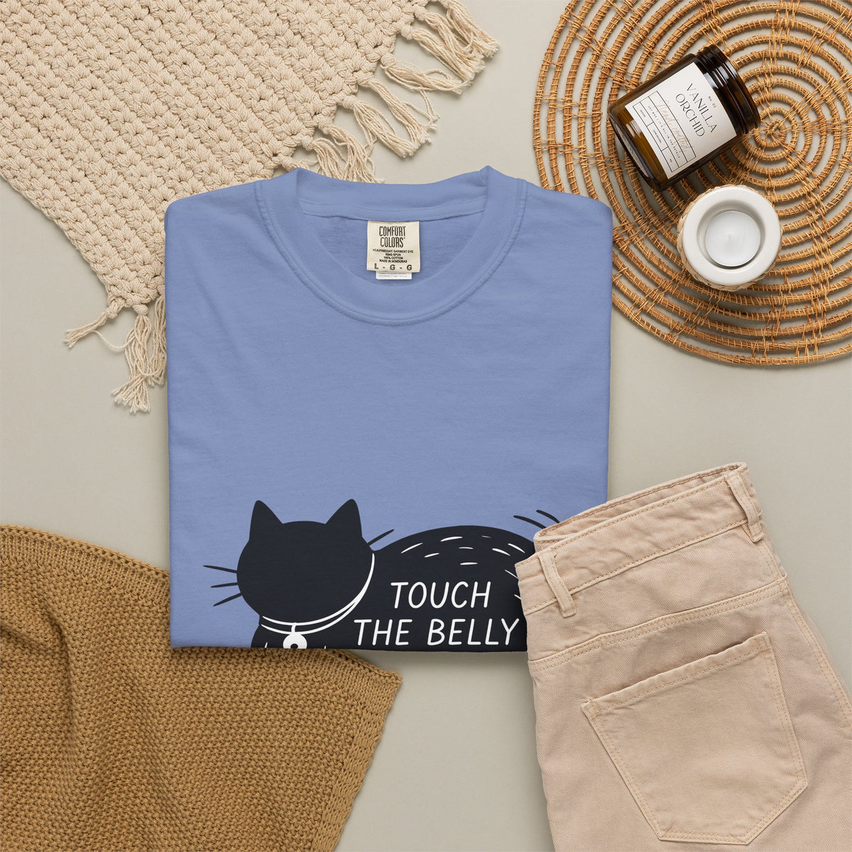 Black Feline T-Shirt Cat Fun Gift Women Flat T-Shirt Cat T-Shirt Cat Fan Minimalist T-Shirt Humorous Graphic Chic Pendant T-Shirt