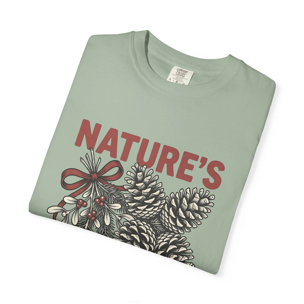 Pinecone Twig T-Shirt Christmas Outdoors Gift Women Retro T-Shirt Branch T-Shirt Xmas Fan Evergreen Graphic T-Shirt Sketch Ribbon T-Shirt