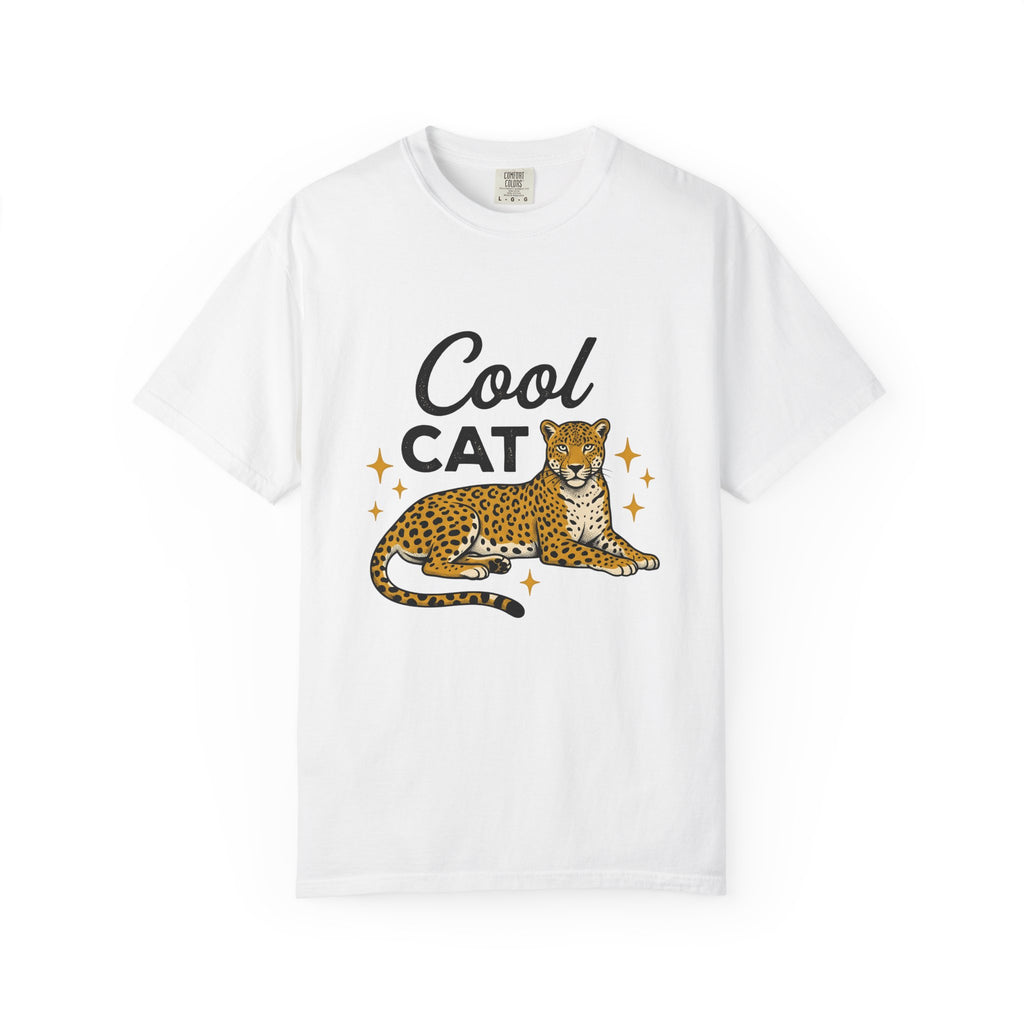 Spotted Cat T-Shirt Cat Fauna Gift Women Antique T-Shirt Tabby Cat T-Shirt Cat Fan Feline T-Shirt Wildlife Graphic Throwback Twinkles T-Shirt