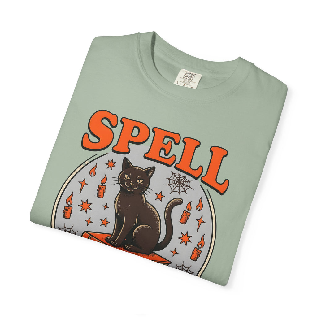 Black Cat T-Shirt Halloween Witchcraft Gift Women Vintage T-Shirt Cat T-Shirt Horror Fan Occult Graphic T-Shirt Retro Spell