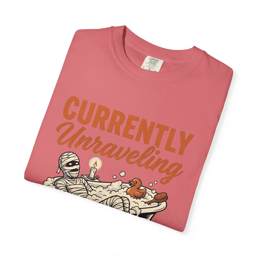 Mummy Bathtub T-Shirt Halloween Humor Gift Women Comic T-Shirt Wrapped Mummy T-Shirt Spooky Fan Cartoon T-Shirt Funny Graphic Vintage Rubber Duck