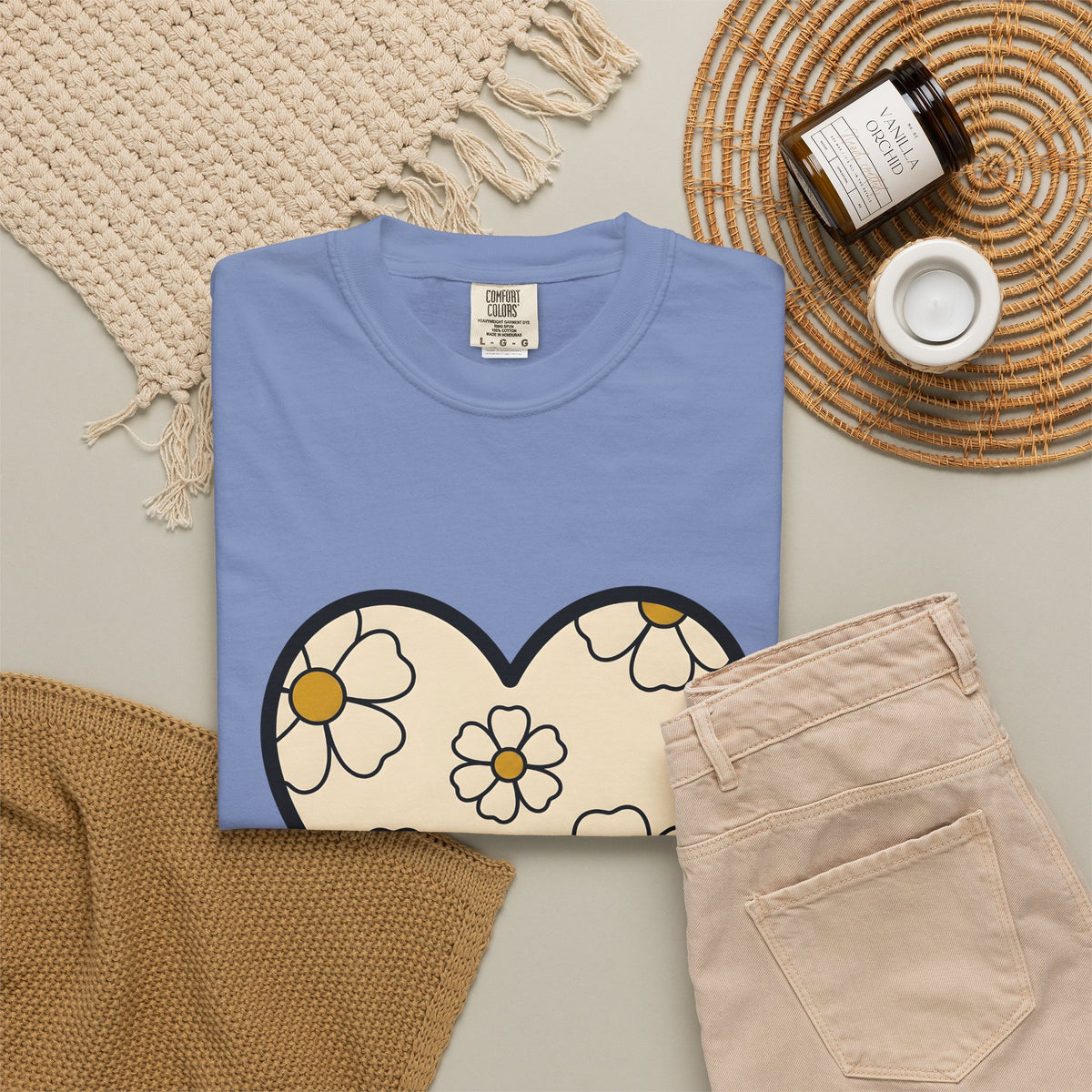 Daisy Affection T-Shirt Boho Chic Nature Gift Women Contemporary T-Shirt Flower T-Shirt Hippie Fan Bohemian T-Shirt Environmental Graphic Classic