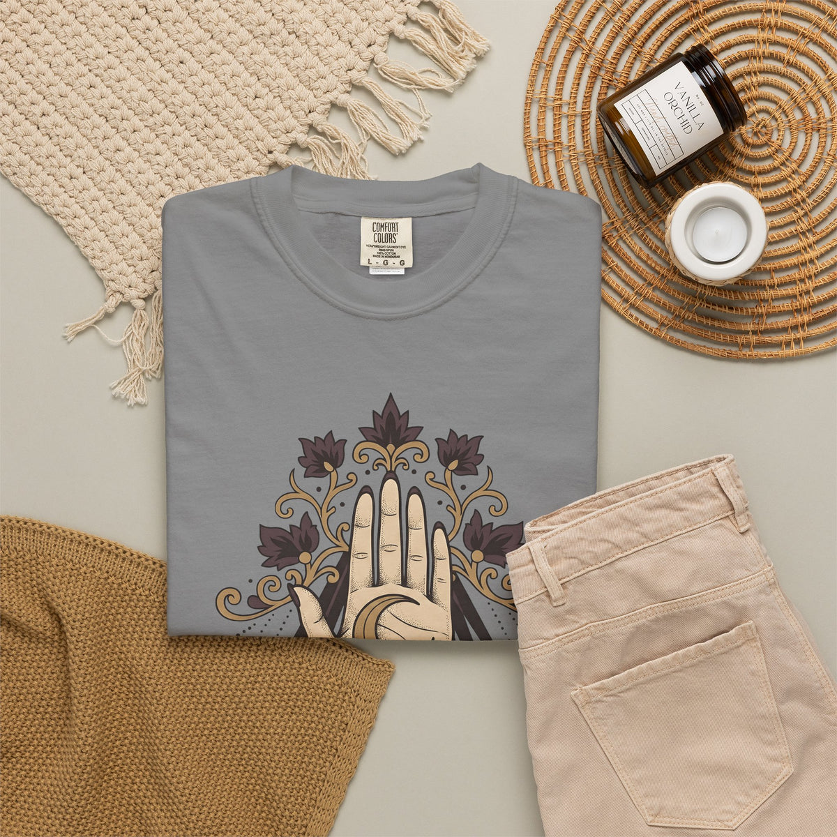 Magical Palm T-Shirt Boho Chic Metaphysical Gift Women Bohemian T-Shirt Palmistry T-Shirt Boho Fan Hippie T-Shirt Spiritual Graphic Retro Half Moon