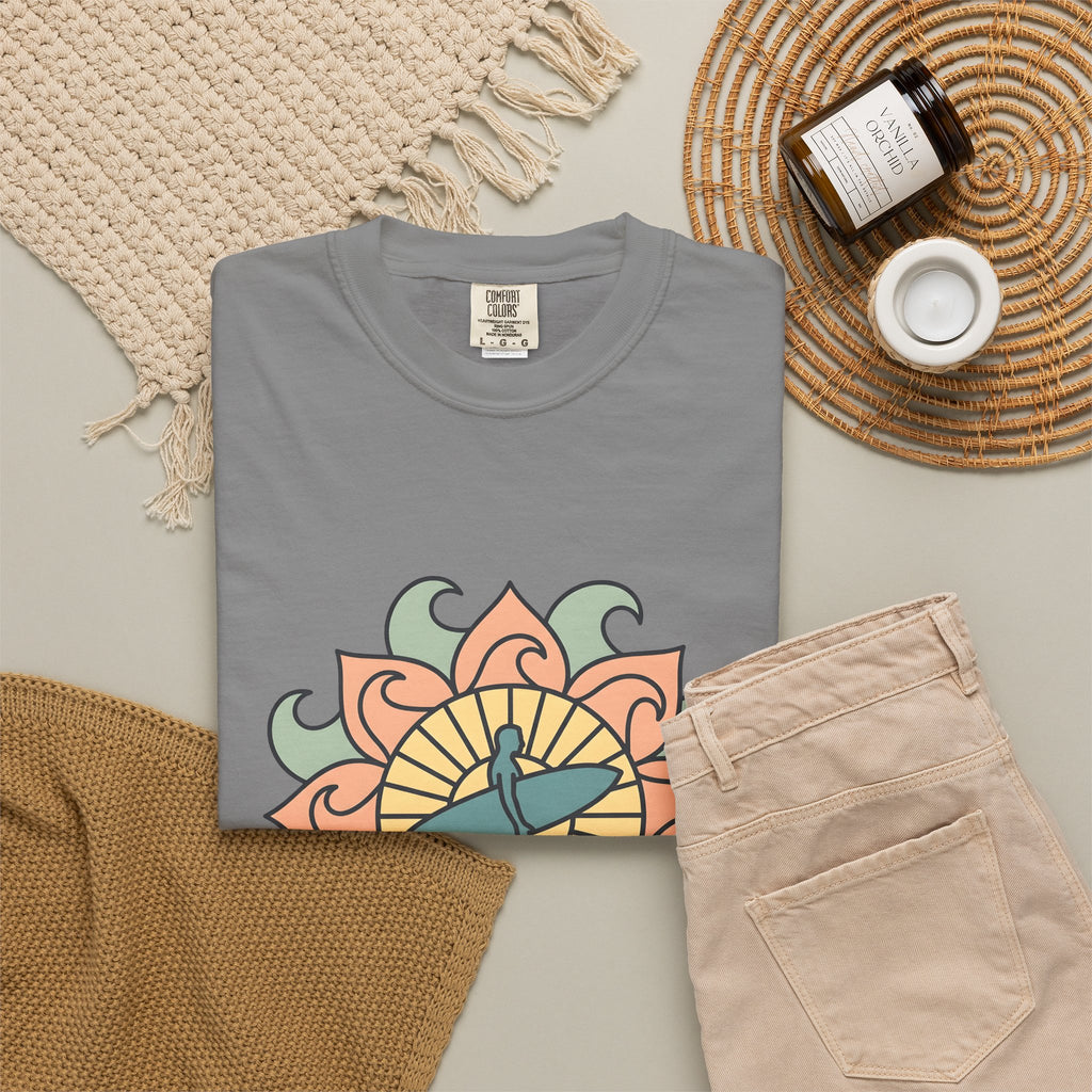 Surfer Outline T-Shirt Sports Ocean Gift Women Hippie T-Shirt Surfer T-Shirt Athlete Fan Marine Graphic T-Shirt Simple Floral Circle T-Shirt