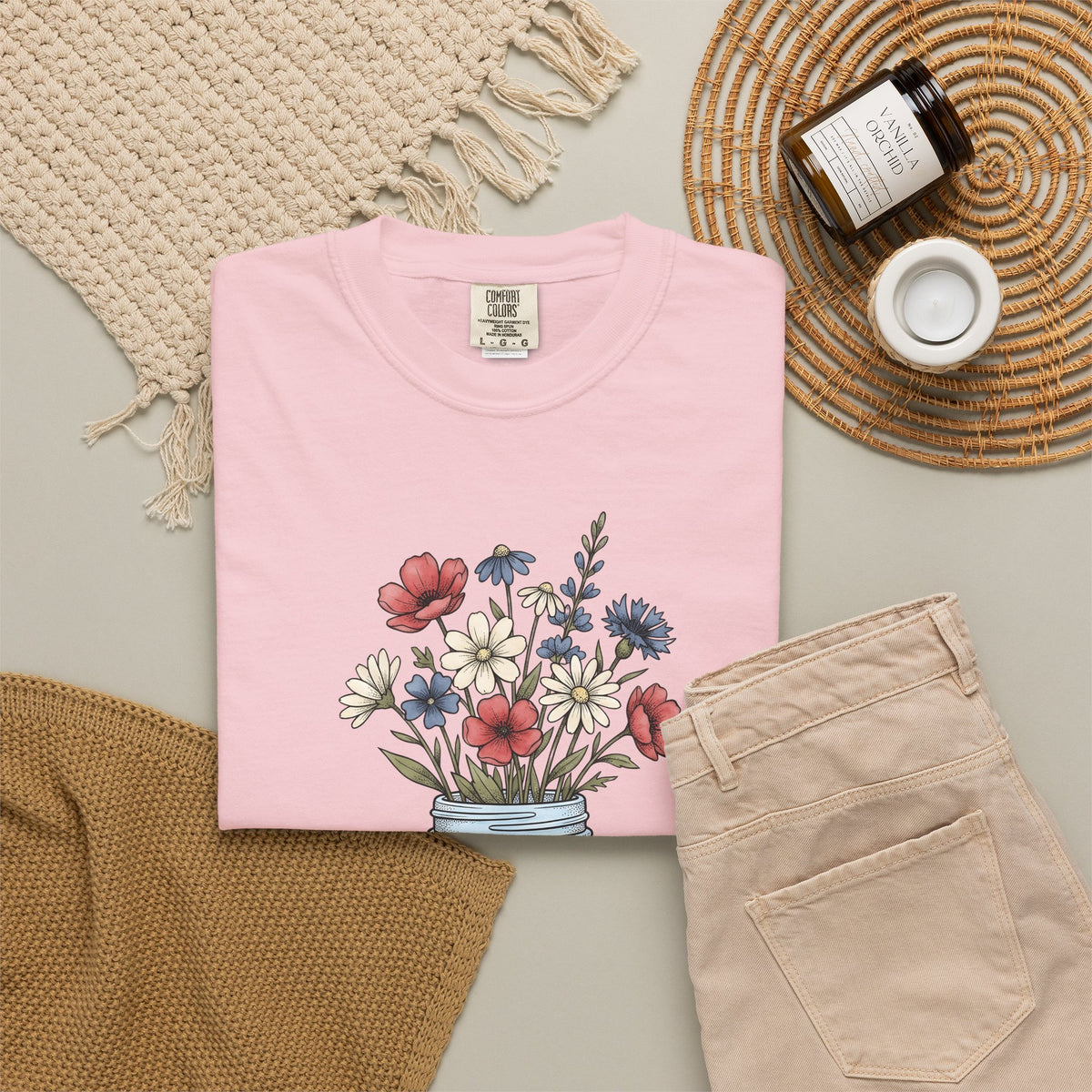 Mason Jar Flowers T-Shirt 4th Of July Floral Gift Women Hand Drawn T-Shirt Flower Arrangement T-Shirt Independence Day Fan Floral Graphic T-Shirt