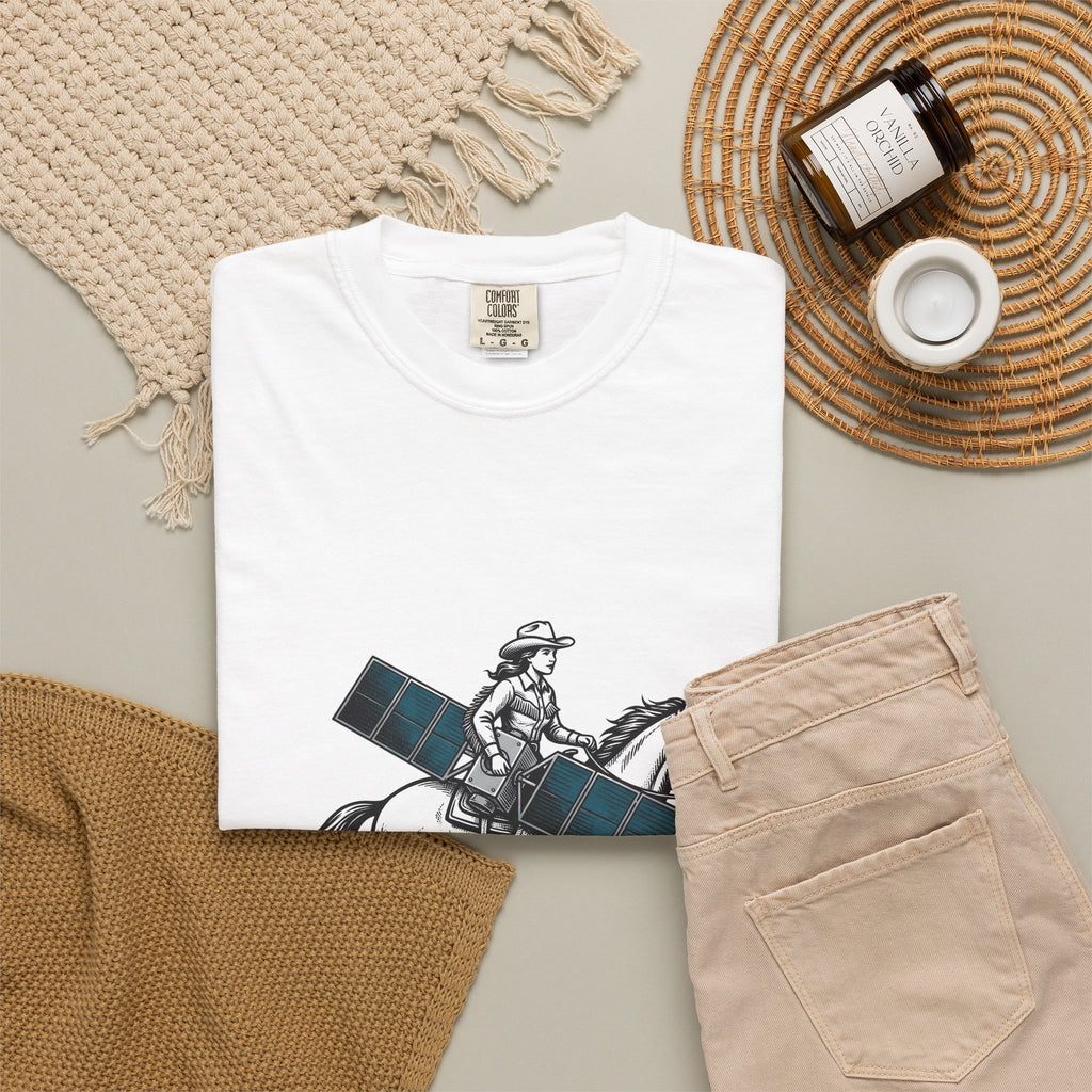 Cowgirl Riding Horse T-Shirt Cowgirl Western Gift Women Vintage T-Shirt Horseback Rider T-Shirt Cowgirl Fan Retro T-Shirt Rodeo Graphic Hand Drawn
