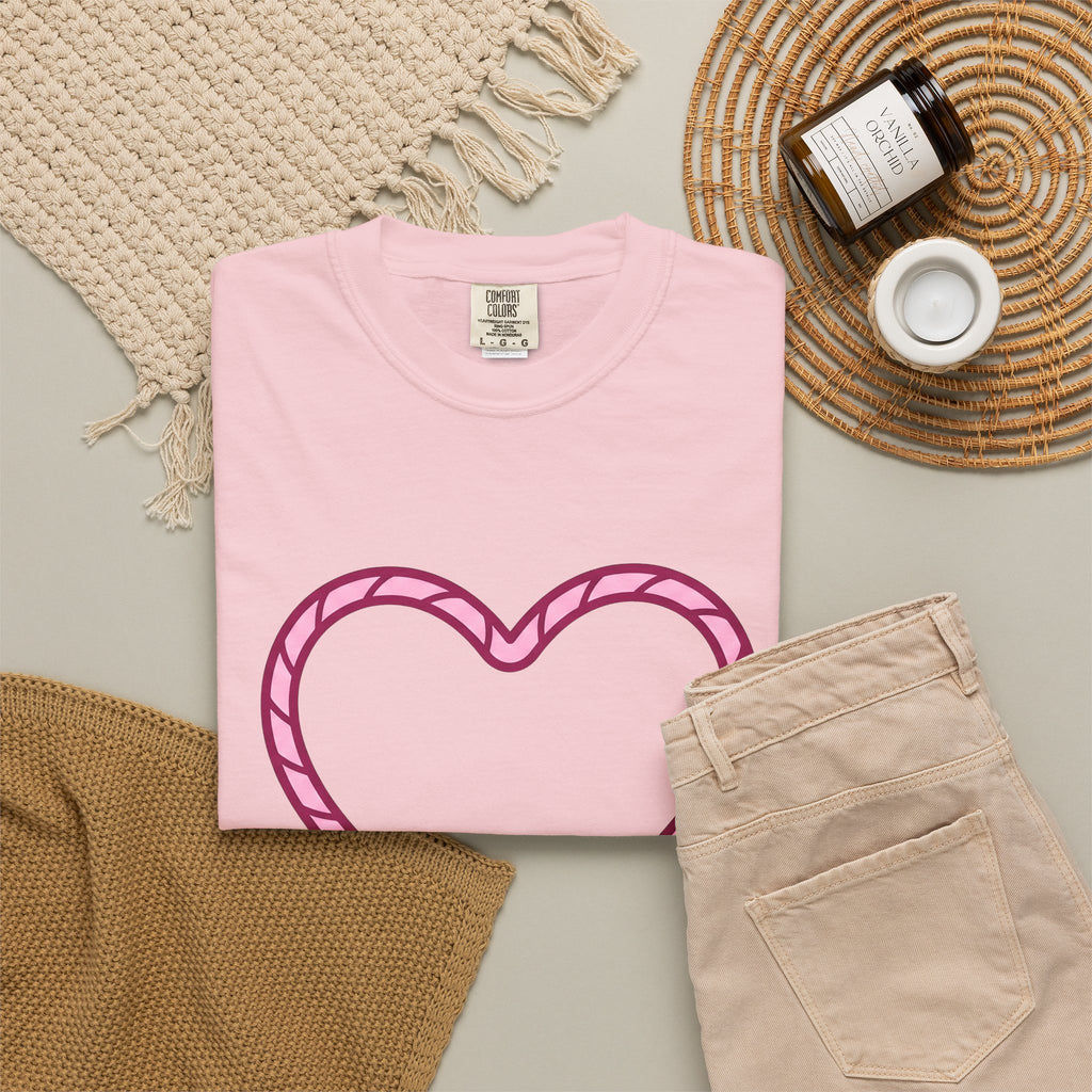 Rope Heart T-Shirt Cowgirl Cowboy Gift Women Contemporary Art T-Shirt Heart Tie T-Shirt Rodeo Fan Modern Art T-Shirt Cowboy Graphic Sleek Knot