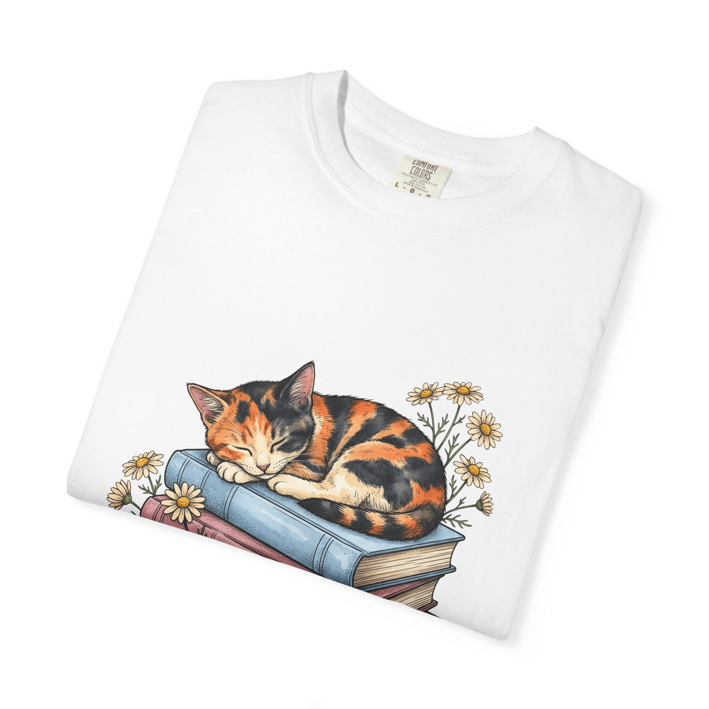 Calico Cat T-Shirt Cat Floral Gift Women Hand Drawn T-Shirt Kitten T-Shirt Cat Fan Illustrated Graphic Vintage Books T-Shirt