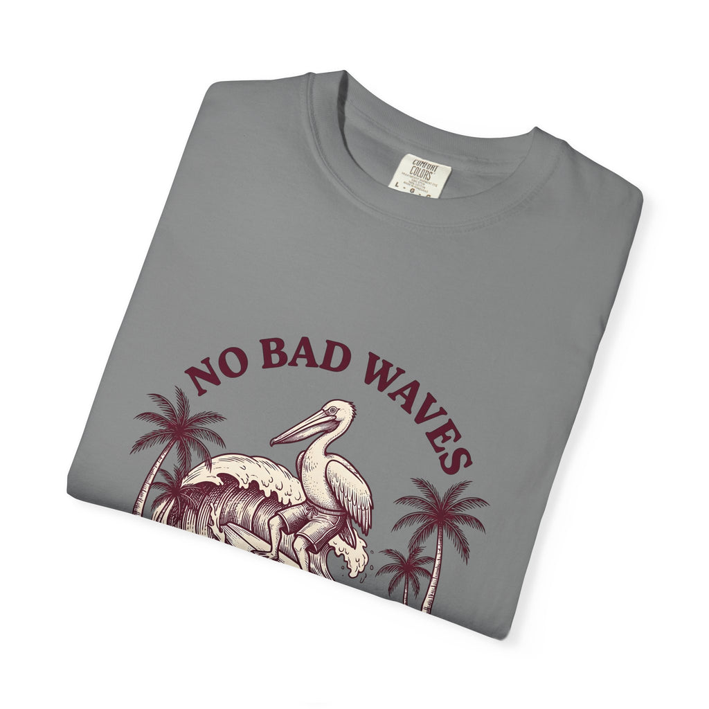 Pelican Surfboard T-Shirt Surfing Ocean Gift Women Retro T-Shirt Surfboard T-Shirt Surfer Fan Vintage T-Shirt Marine Graphic Sketch Coconut Trees