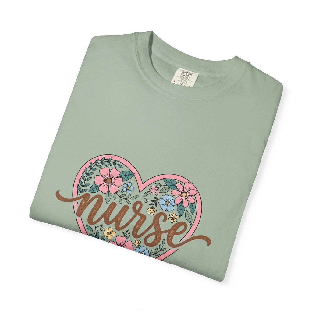 Flower Heart T-Shirt Nurse Thanks Gift Women Cartoon T-Shirt Floral T-Shirt Healthcare Enthusiast Comic T-Shirt Appreciation Graphic Retro Petals