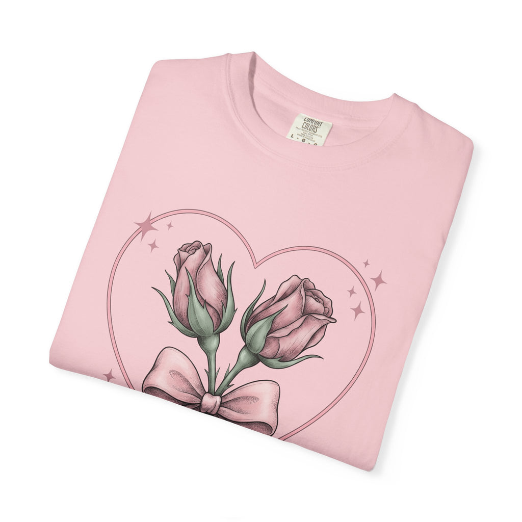 Flower Bouquet T-Shirt Floral Love Gift Women Watercolor T-Shirt Floral Arrangement T-Shirt Flower Fan Watercolour T-Shirt Romance Graphic Retro