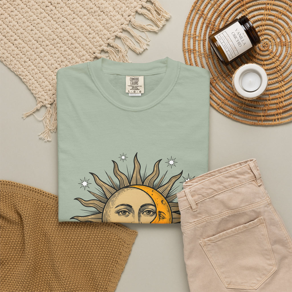 Sun Moon Faces T-Shirt Celestial Zodiac Gift Women Hippie T-Shirt Moonface T-Shirt Galaxy Fan Cosmic T-Shirt Astrology Graphic Retro Stars T-Shirt