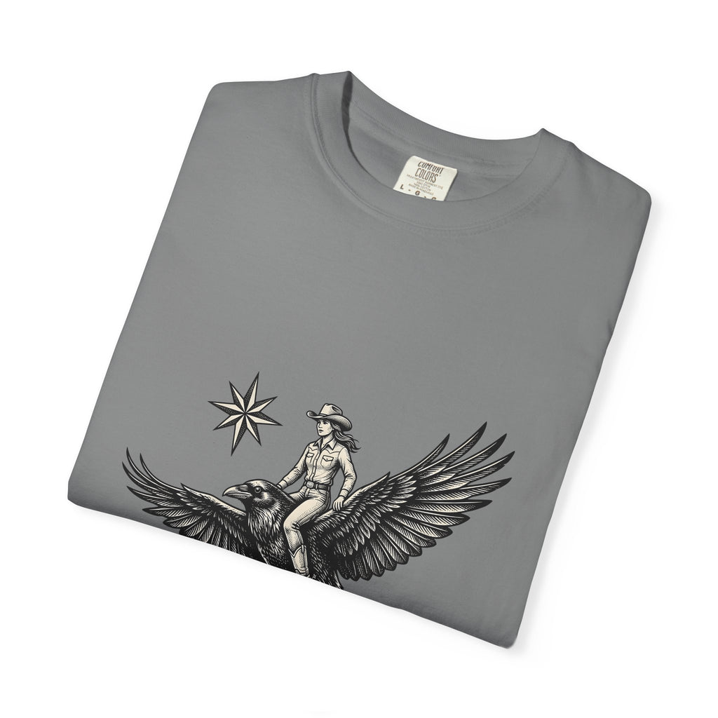 Cowgirl On Raven Cowgirl Travel Gift Country Horsewoman Cowboy Fan Rustic Adventure Retro T-Shirt