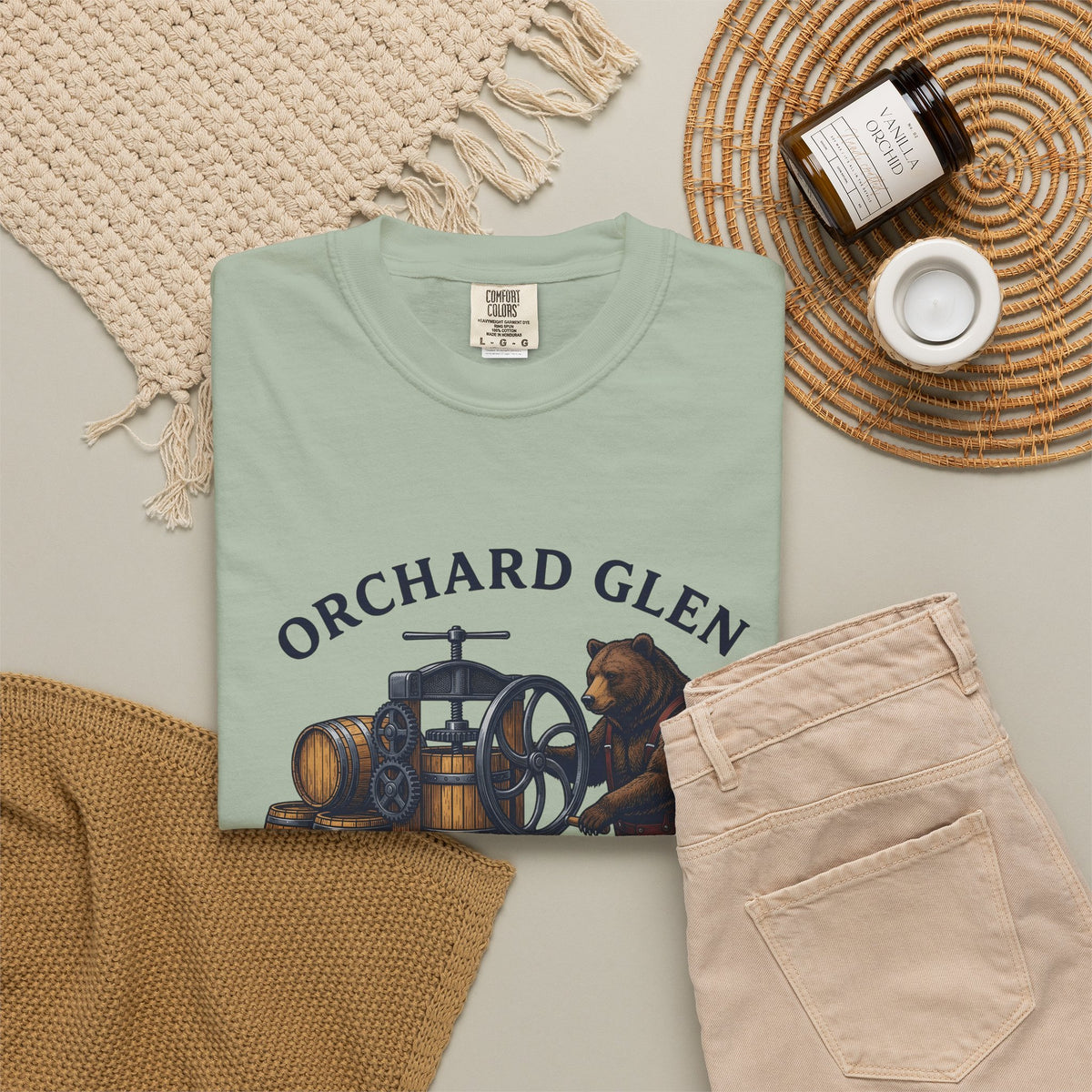 Bear Cider Machine T-Shirt Christmas Leaves Gift Women Old Fashioned T-Shirt Cider Press T-Shirt Xmas Fan Vintage T-Shirt Foliage Graphic Ink