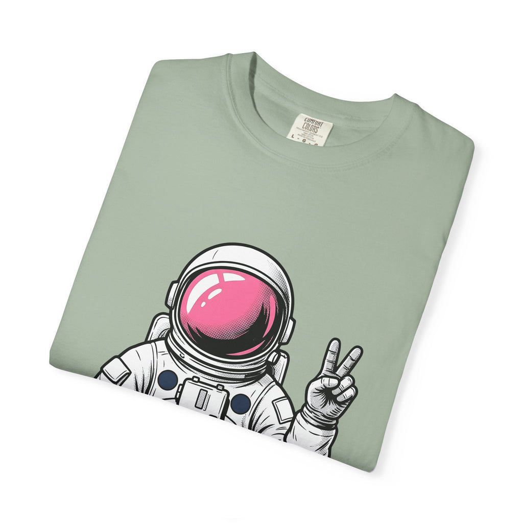 Astronaut Graphic T-Shirt America Space Gift Women Comic T-Shirt Cosmonaut T-Shirt Patriot Fan Galactic Graphic Illustration Cartoon T-Shirt Retro