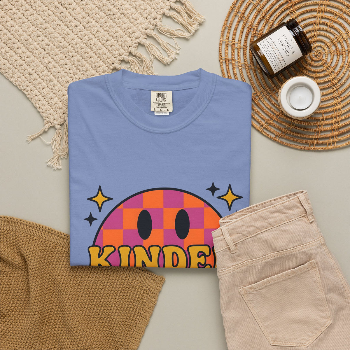 Grin Icon Teachers Inspiration Gift Nostalgic Smiley Educator Enthusiast Vintage Motivational T-Shirt
