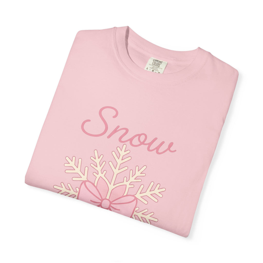 Snowflake Knot Winter Yuletide Gift Playful Frost Snow Fan Ice Crystal Christmas Sleek Band T-Shirt