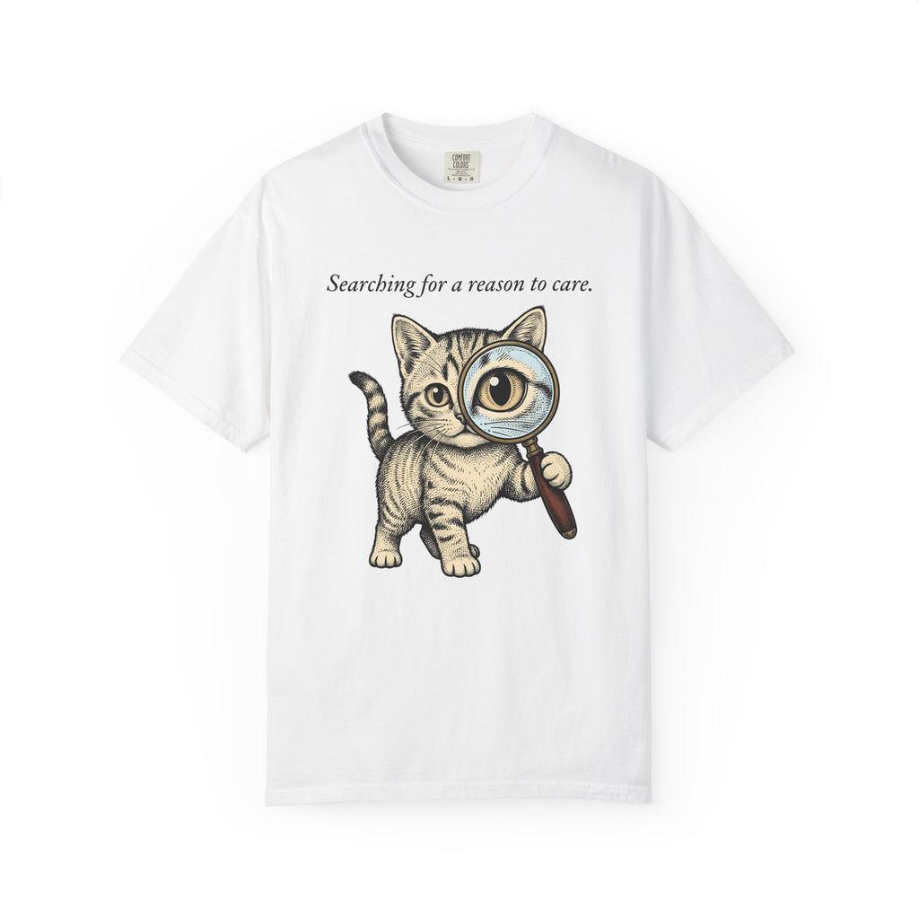 Tabby Cat T-Shirt Cat Humor Gift Women Vintage T-Shirt Kitty T-Shirt Cat Fan Retro T-Shirt Funny Graphic Hand Drawn Magnifying Glass T-Shirt