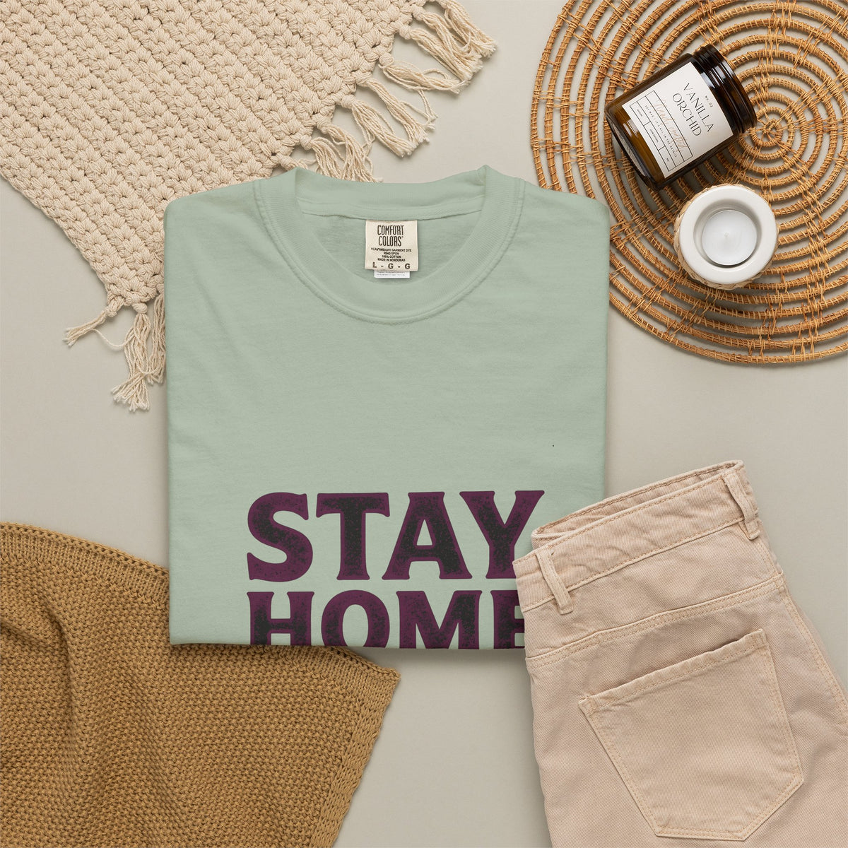 Pet Bed T-Shirt Dog House Gift Women Retro T-Shirt Dog Bed T-Shirt Dog Fan Homeware Graphic Hand Drawn Speckled Print T-Shirt