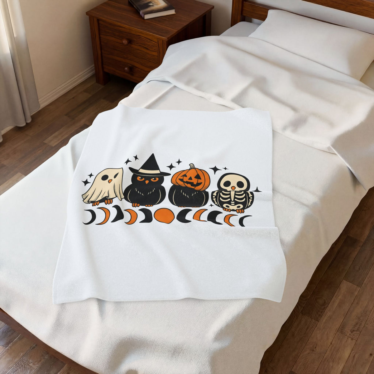 Owl Disguise Halloween Haunted Gift Animated Hoot Owl Horror Fan Cartoony Spooky Classic Moon Blanket