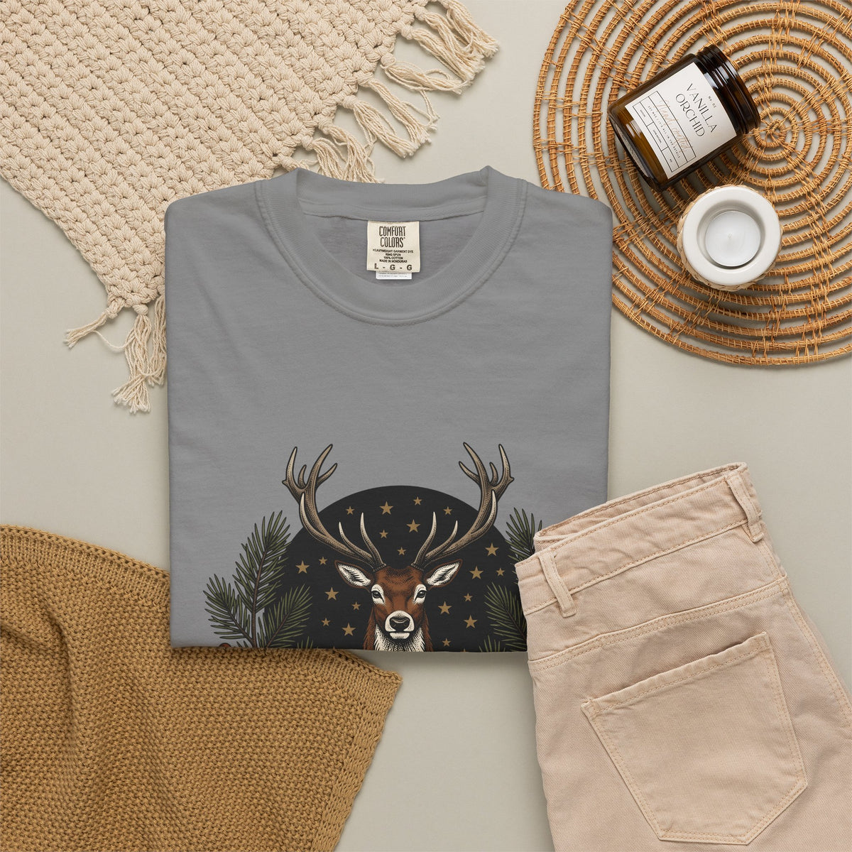 Elk Design T-Shirt Woodland Festive Gift Women Old School T-Shirt Moose T-Shirt Forest Fan Vintage T-Shirt Holiday Graphic Outline Pine Cone T-Shirt