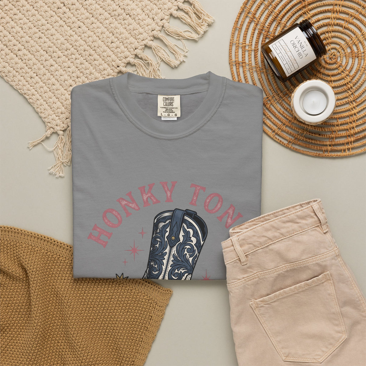Leather Boot T-Shirt Cowgirl Equine Gift Women Hand Drawn T-Shirt Boot T-Shirt Cowgirl Fan Illustrated T-Shirt Horse Graphic Country Blossom T-Shirt