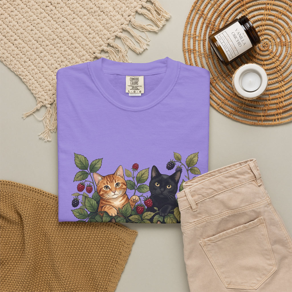 Kittens Berries T-Shirt Cat Garden Gift Women Flower T-Shirt Cats T-Shirt Cat Fan Floral T-Shirt Botanical Graphic Retro Foliage T-Shirt